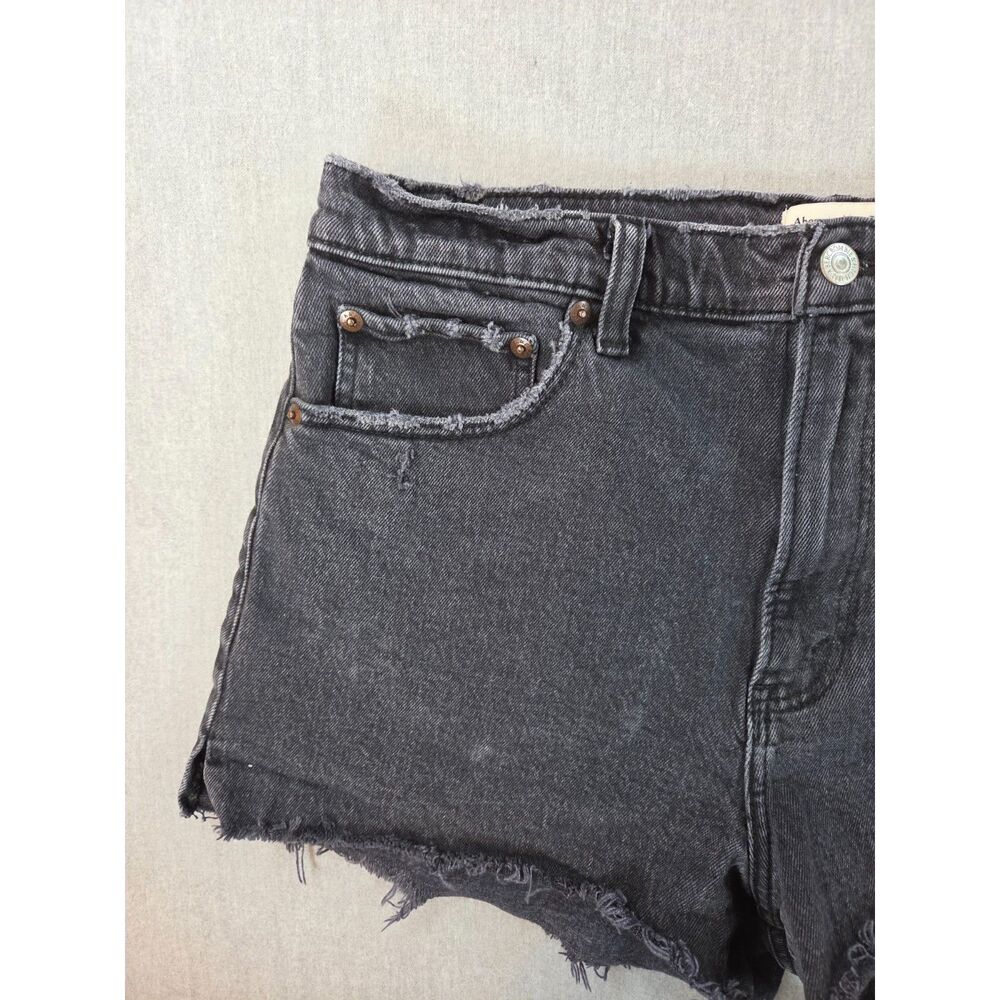 Abercrombie & Fitch The Mom Short 31/12 High Rise Black Distressed Raw Hem Denim